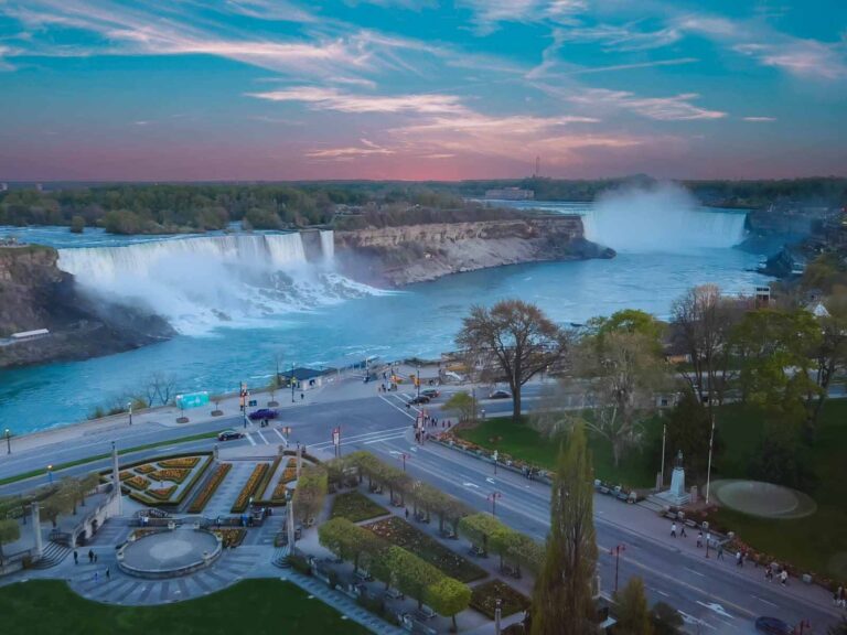 How to Get From Toronto to Niagara Falls – Bus, Train, Transit, And Car